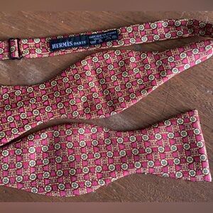 Hermes Paris Silk Printed Bow Tie Warm Detailed Elegant